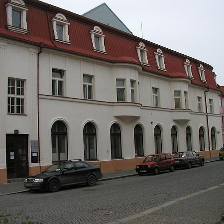 Hotel Mrazek Pardubice Exterior foto