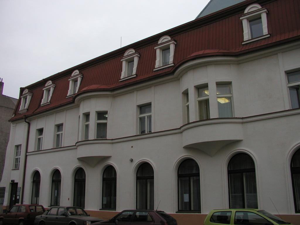 Hotel Mrazek Pardubice Exterior foto