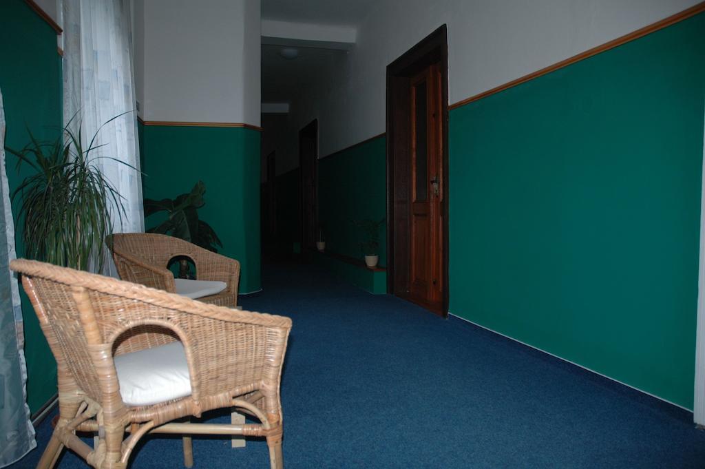 Hotel Mrazek Pardubice Exterior foto